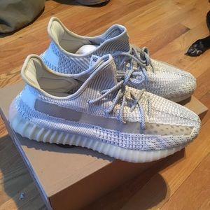 Yeezy 350 V2 Lundmark